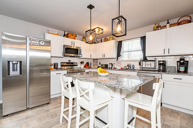 18105 Loganwood Trail, Pennfield Twp, MI 49014