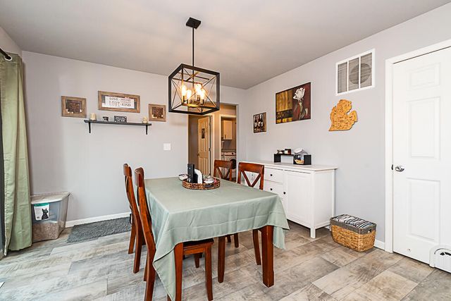 18105 Loganwood Trail, Pennfield Twp, MI 49014