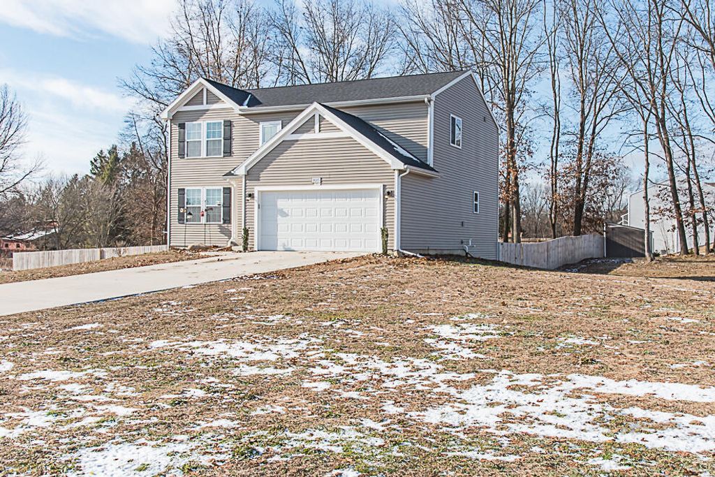 18105 Loganwood Trail, Pennfield Twp, MI 49014