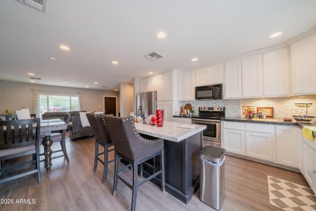 5242 N 19TH Drive, Phoenix, AZ 85015