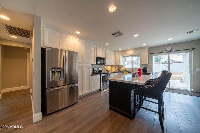 5242 N 19TH Drive, Phoenix, AZ 85015