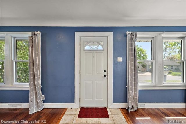 30475 Brentwood Street, Southfield, MI 48076