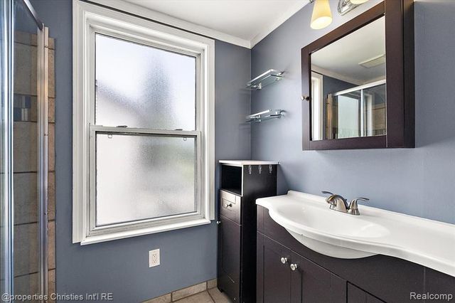30475 Brentwood Street, Southfield, MI 48076
