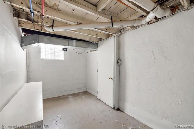 30475 Brentwood Street, Southfield, MI 48076