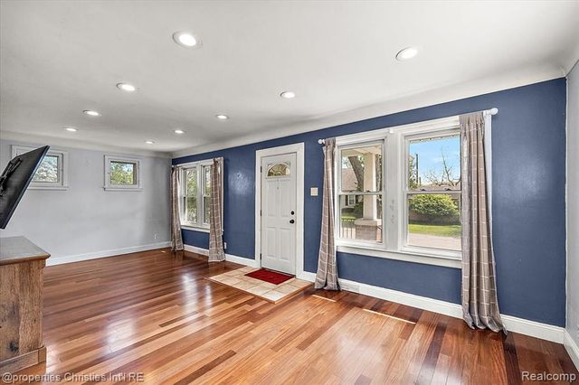 30475 Brentwood Street, Southfield, MI 48076