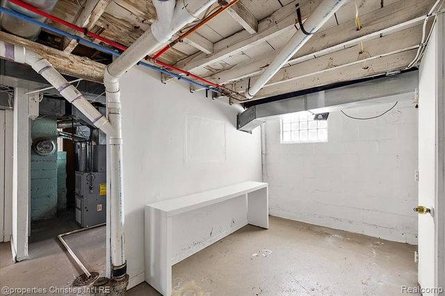 30475 Brentwood Street, Southfield, MI 48076