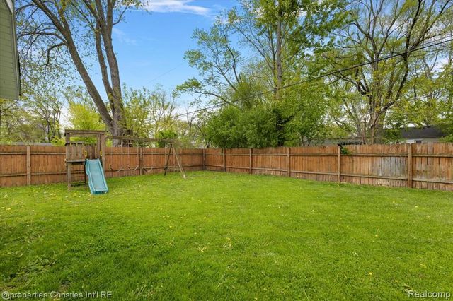 30475 Brentwood Street, Southfield, MI 48076
