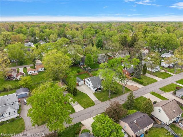 30475 Brentwood Street, Southfield, MI 48076