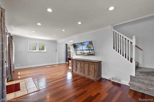 30475 Brentwood Street, Southfield, MI 48076