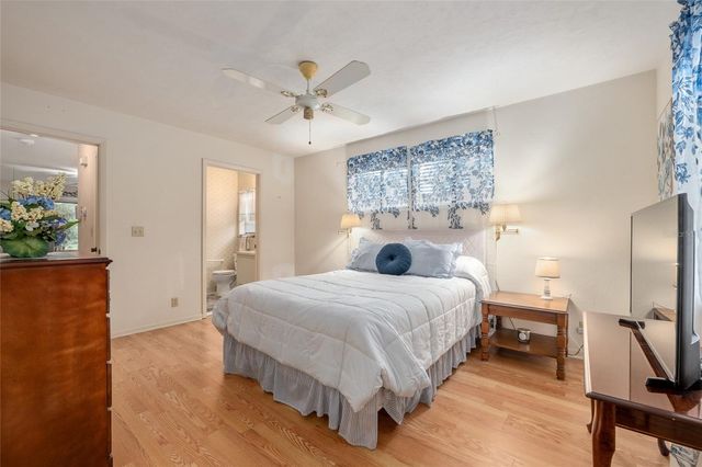 8646 NW 42ND STREET, Gainesville, FL 32653