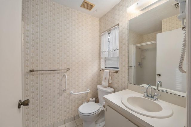 8646 NW 42ND STREET, Gainesville, FL 32653