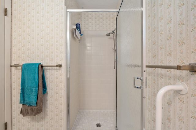 8646 NW 42ND STREET, Gainesville, FL 32653