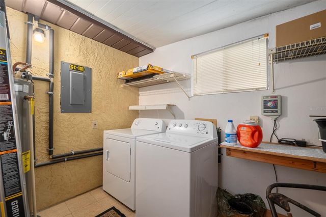 8646 NW 42ND STREET, Gainesville, FL 32653