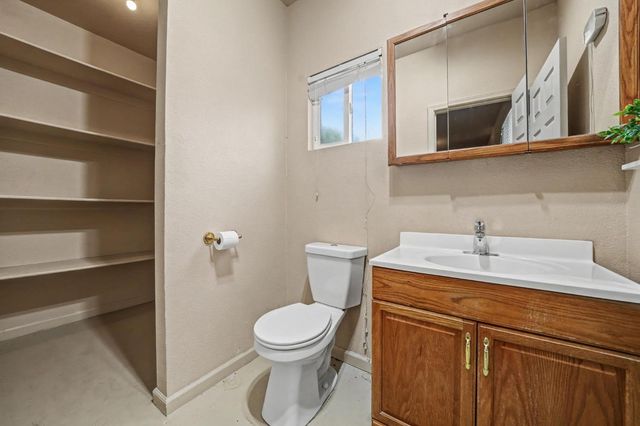 3716 Hartvickson Ln, Valley Springs, CA 95252