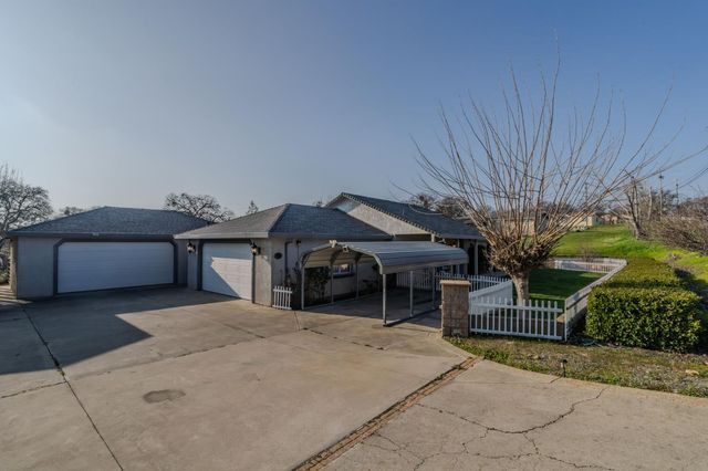 3716 Hartvickson Ln, Valley Springs, CA 95252