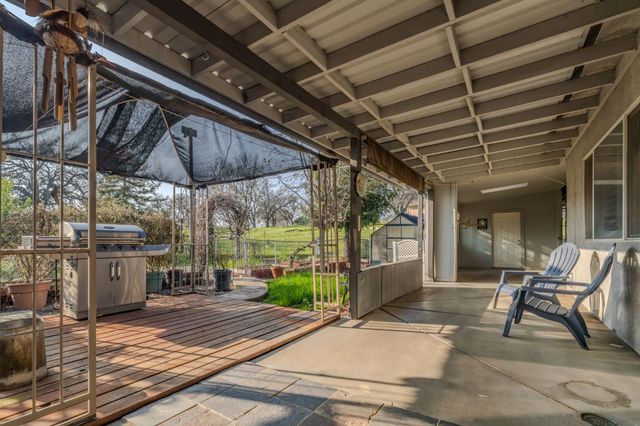 3716 Hartvickson Ln, Valley Springs, CA 95252