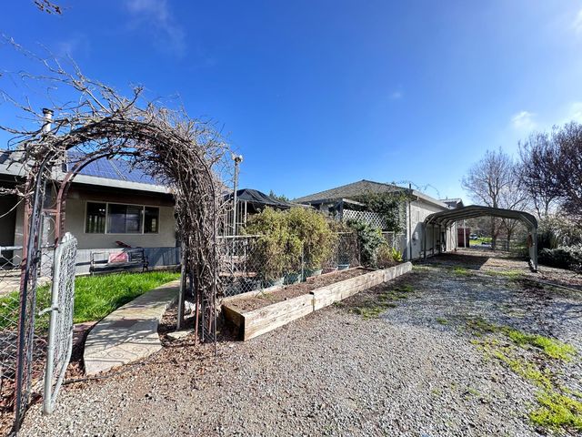 3716 Hartvickson Ln, Valley Springs, CA 95252