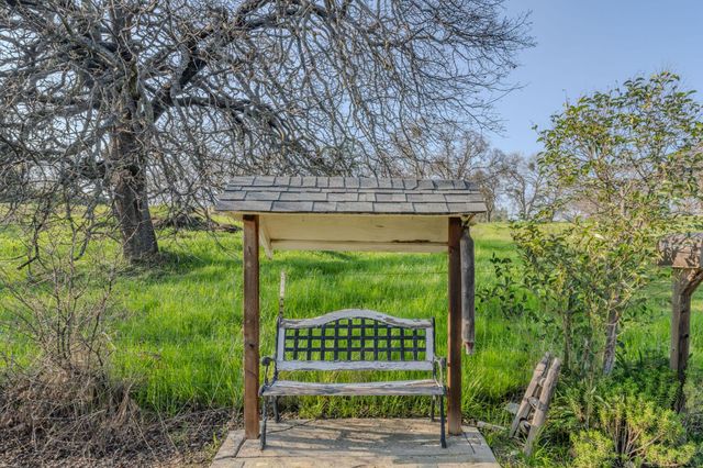 3716 Hartvickson Ln, Valley Springs, CA 95252