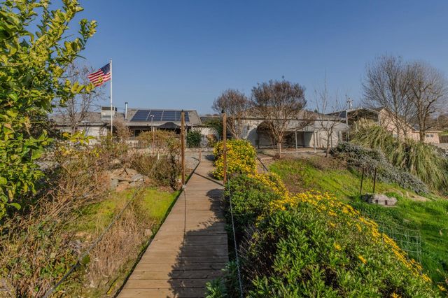 3716 Hartvickson Ln, Valley Springs, CA 95252