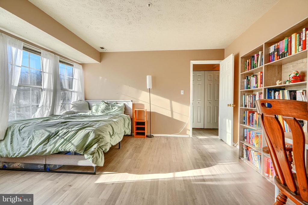 Image 10 of property listing at 132 JUMPERS CIR #204, Nottingham, MD 21236