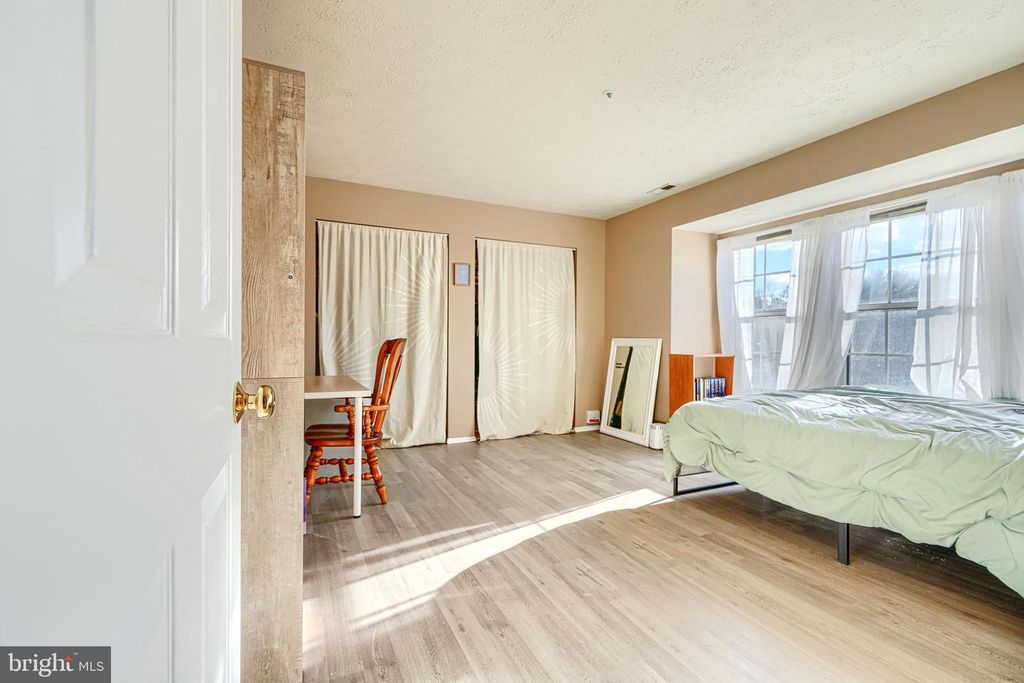 Image 11 of property listing at 132 JUMPERS CIR #204, Nottingham, MD 21236