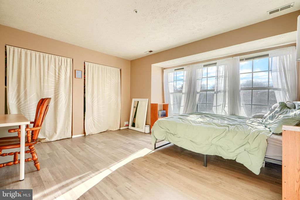 Image 12 of property listing at 132 JUMPERS CIR #204, Nottingham, MD 21236