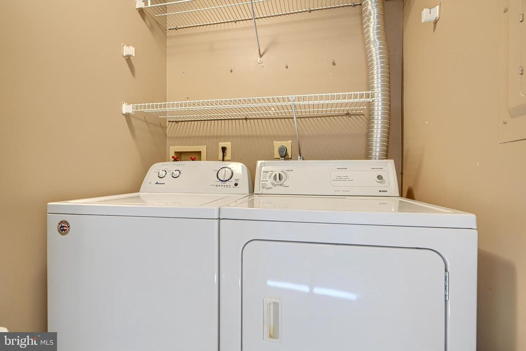 Image 15 of property listing at 132 JUMPERS CIR #204, Nottingham, MD 21236