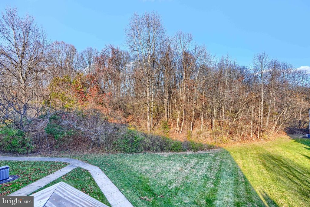 Image 17 of property listing at 132 JUMPERS CIR #204, Nottingham, MD 21236