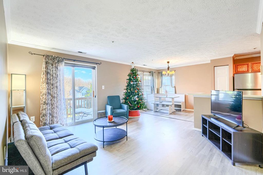 Image 3 of property listing at 132 JUMPERS CIR #204, Nottingham, MD 21236