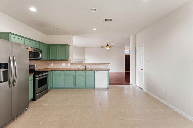 7431 Sabinal Creek Drive, Richmond, TX 77407