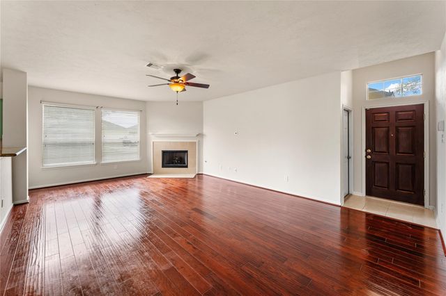 7431 Sabinal Creek Drive, Richmond, TX 77407