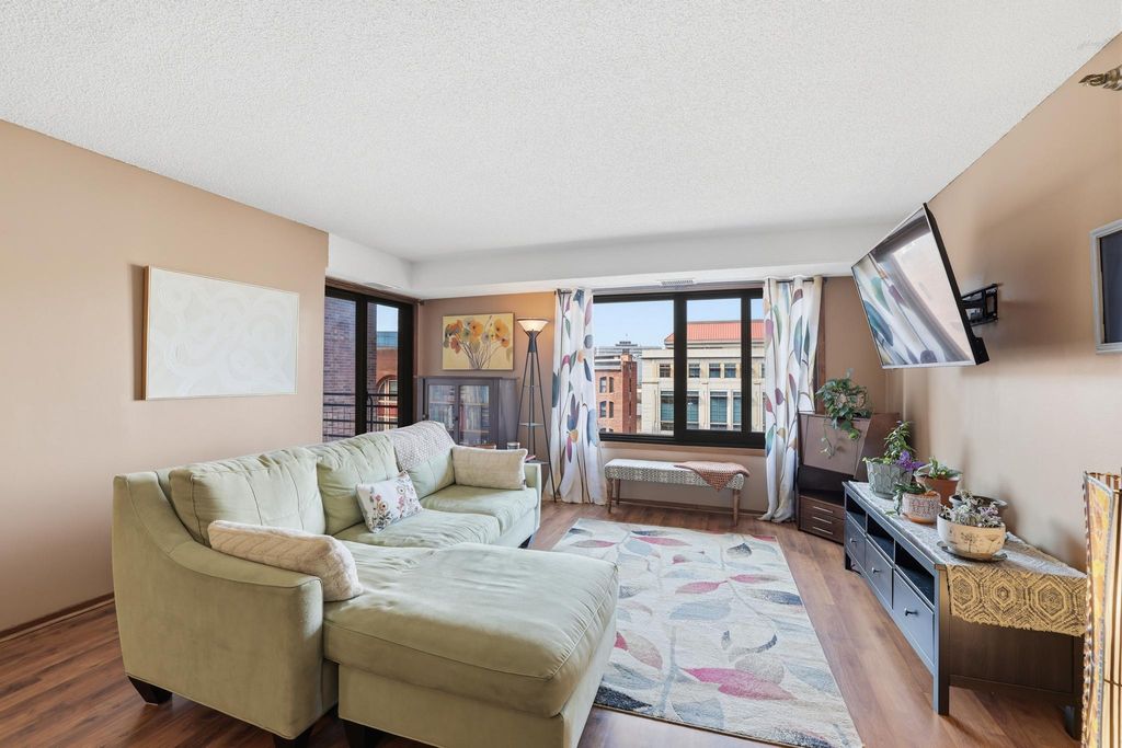 26 10th Street W 610, Saint Paul, MN 55102 — exterior