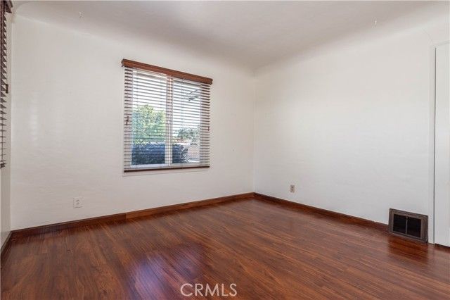 6909 Peach Avenue, Van Nuys (los Angeles), CA 91406