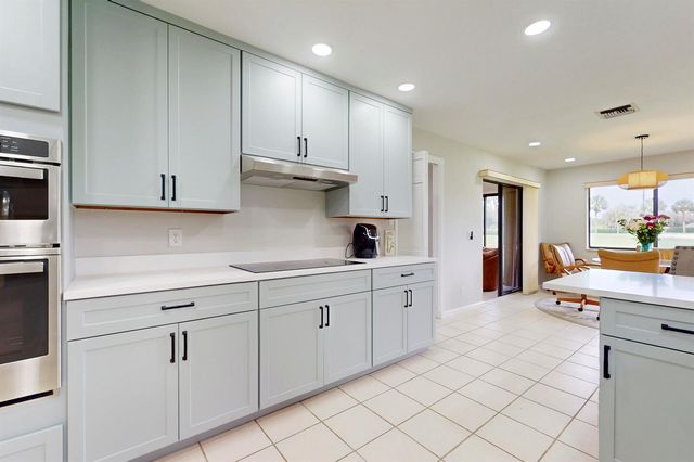 1543 SW Troon Circle, Palm City, FL 34990