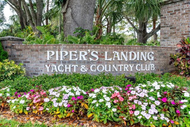 1543 SW Troon Circle, Palm City, FL 34990