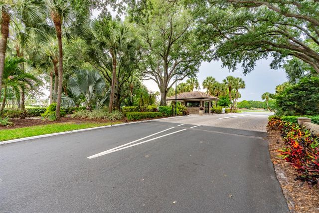 1543 SW Troon Circle, Palm City, FL 34990