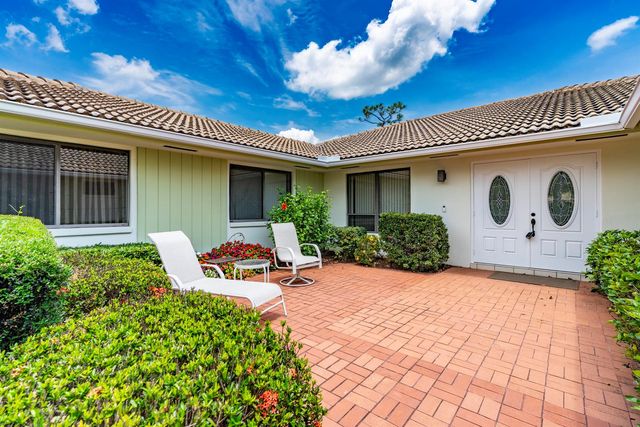 1543 SW Troon Circle, Palm City, FL 34990