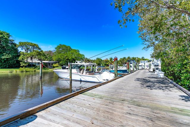1543 SW Troon Circle, Palm City, FL 34990