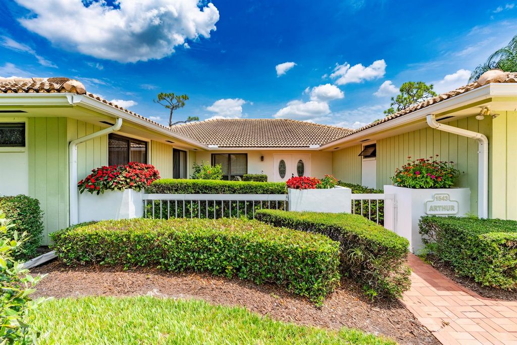 1543 SW Troon Circle, Palm City, FL 34990