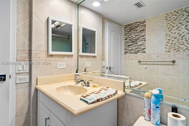 250 174th ST 1704, Sunny Isles Beach, FL 33160