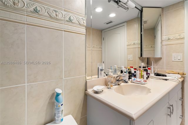 250 174th ST 1704, Sunny Isles Beach, FL 33160
