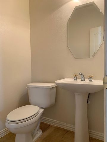 2516 Brittany Lakes Drive, League City, TX 77573