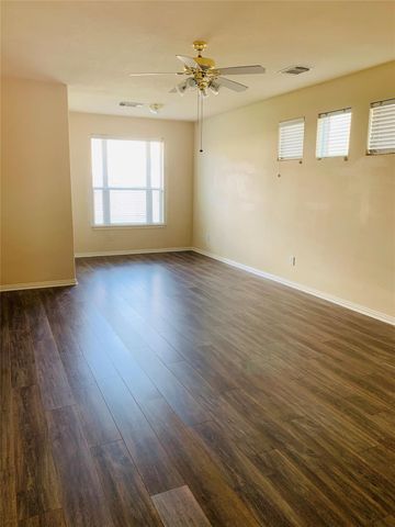 2516 Brittany Lakes Drive, League City, TX 77573