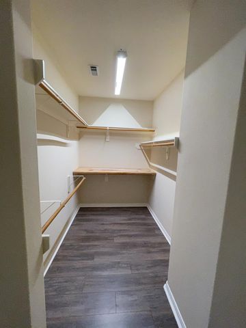 2516 Brittany Lakes Drive, League City, TX 77573