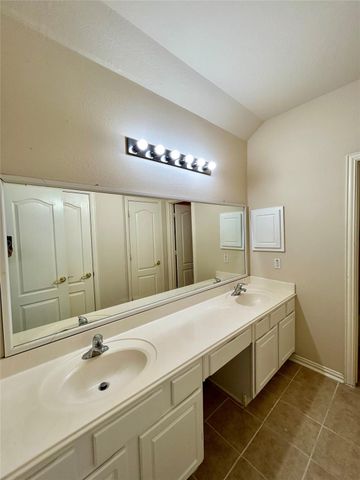 2516 Brittany Lakes Drive, League City, TX 77573