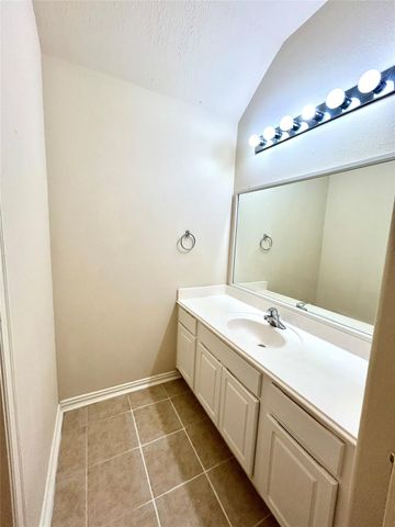 2516 Brittany Lakes Drive, League City, TX 77573