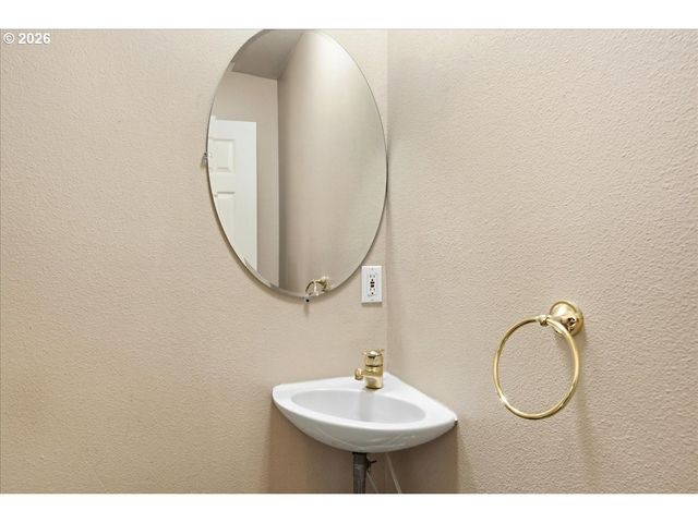 13491 Sw SUMMERWOOD Dr, Portland, OR 97223