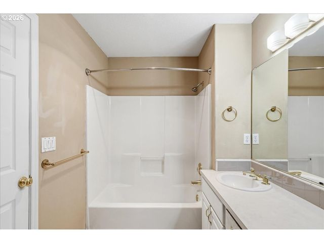 13491 Sw SUMMERWOOD Dr, Portland, OR 97223