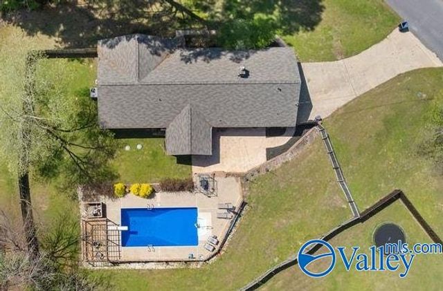 502 Lee Drive, Rainbow City, AL 35906