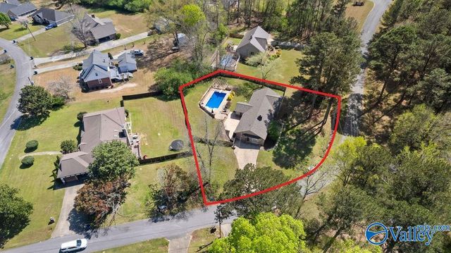 502 Lee Drive, Rainbow City, AL 35906